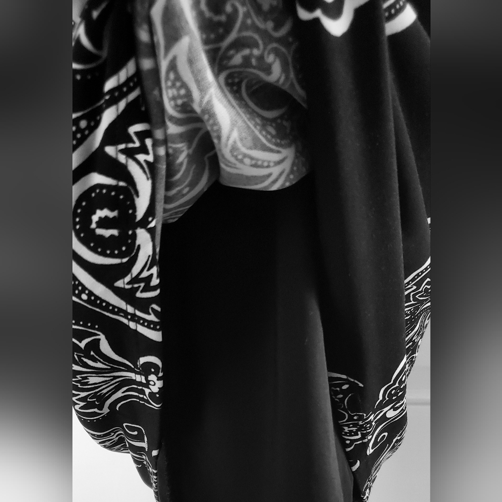 White House Black Market Black and White Paisley Dress Sleeveless Halter Size S - Picture 7 of 7